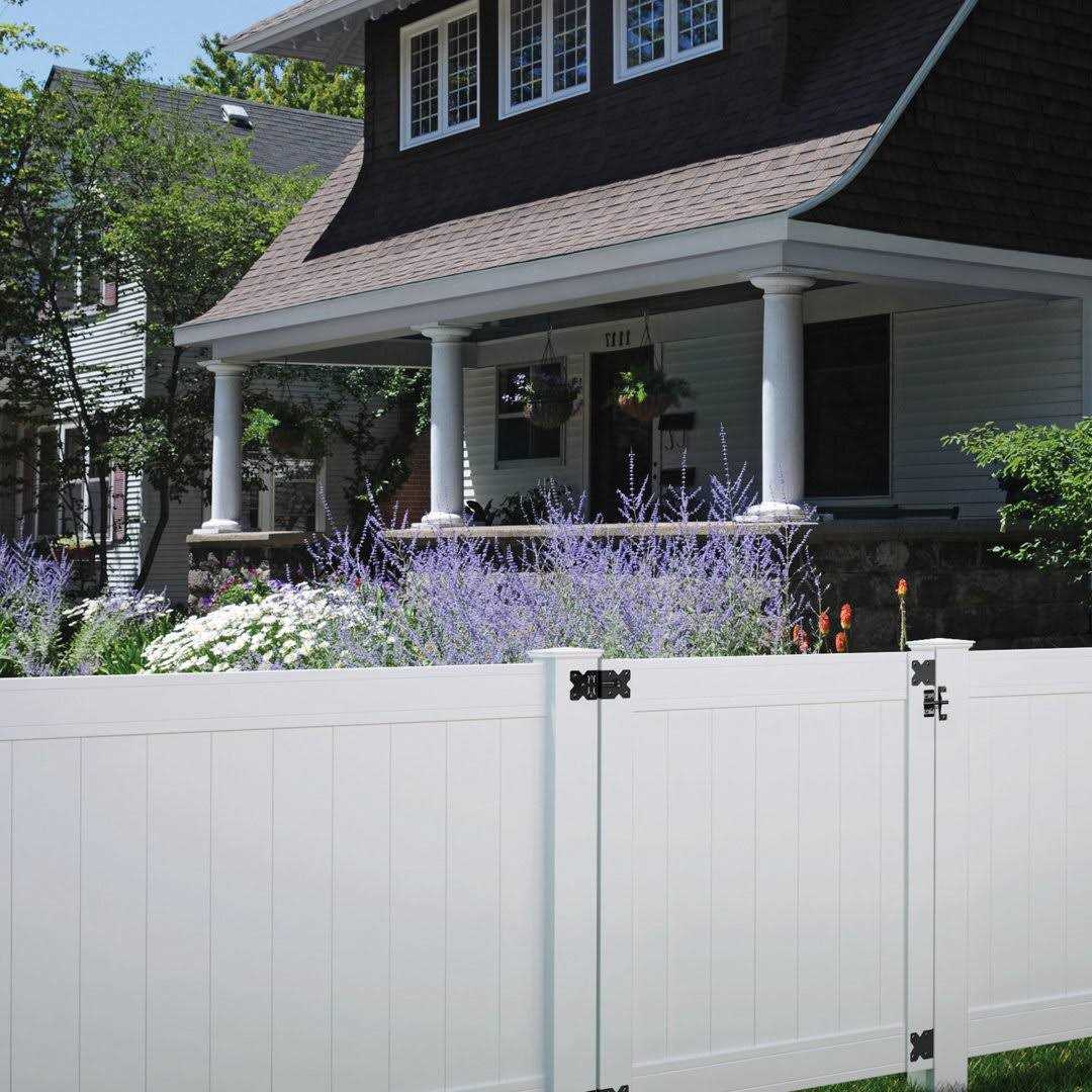 Outdoor Essentials Woodbridge 6 ft. x 4 ft. Vinyl Privacy Fence Gate - Inhomebuy