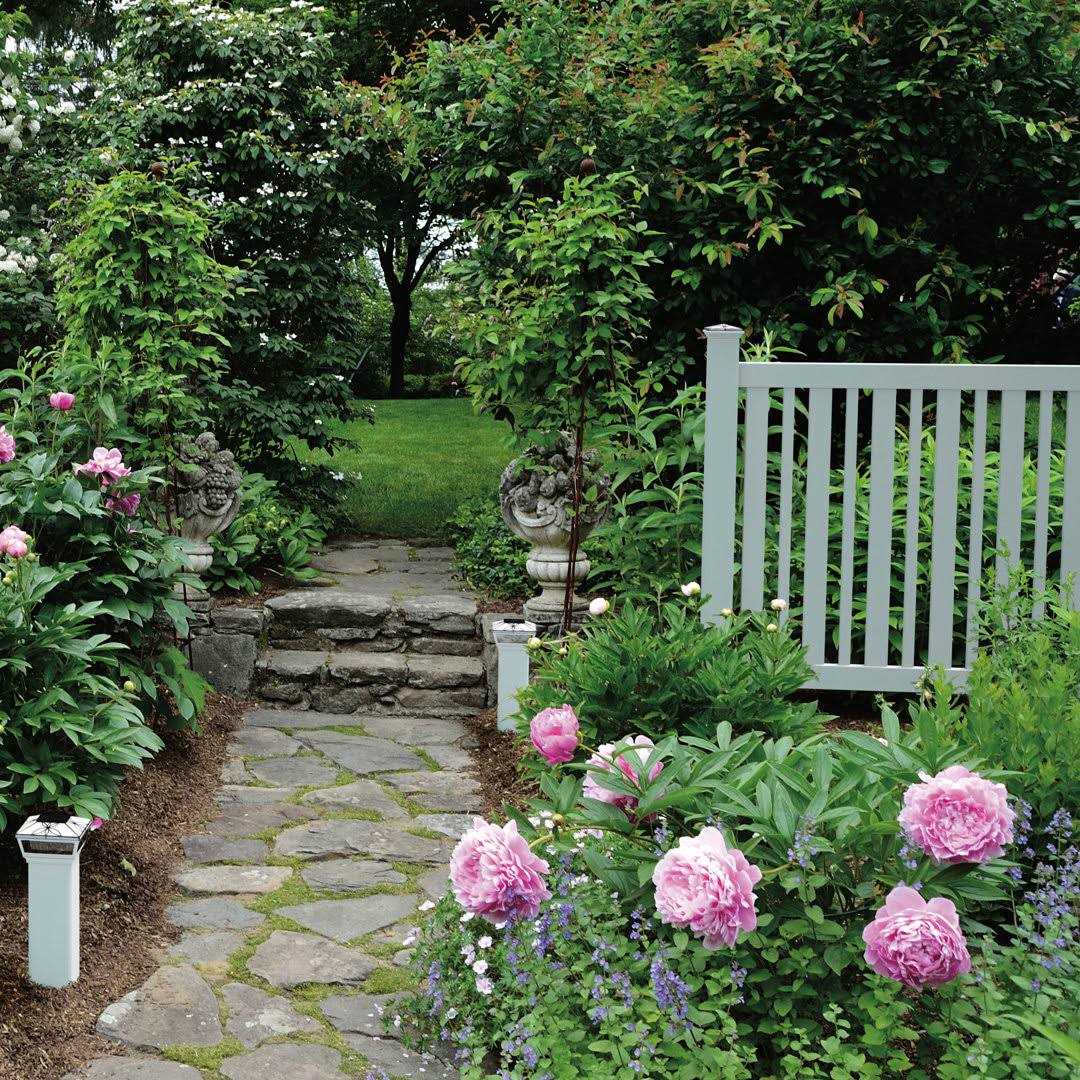 Outdoor Essentials Lafayette 4 ft. x 6 ft. White Vinyl Picket Fence Panel - Inhomebuy