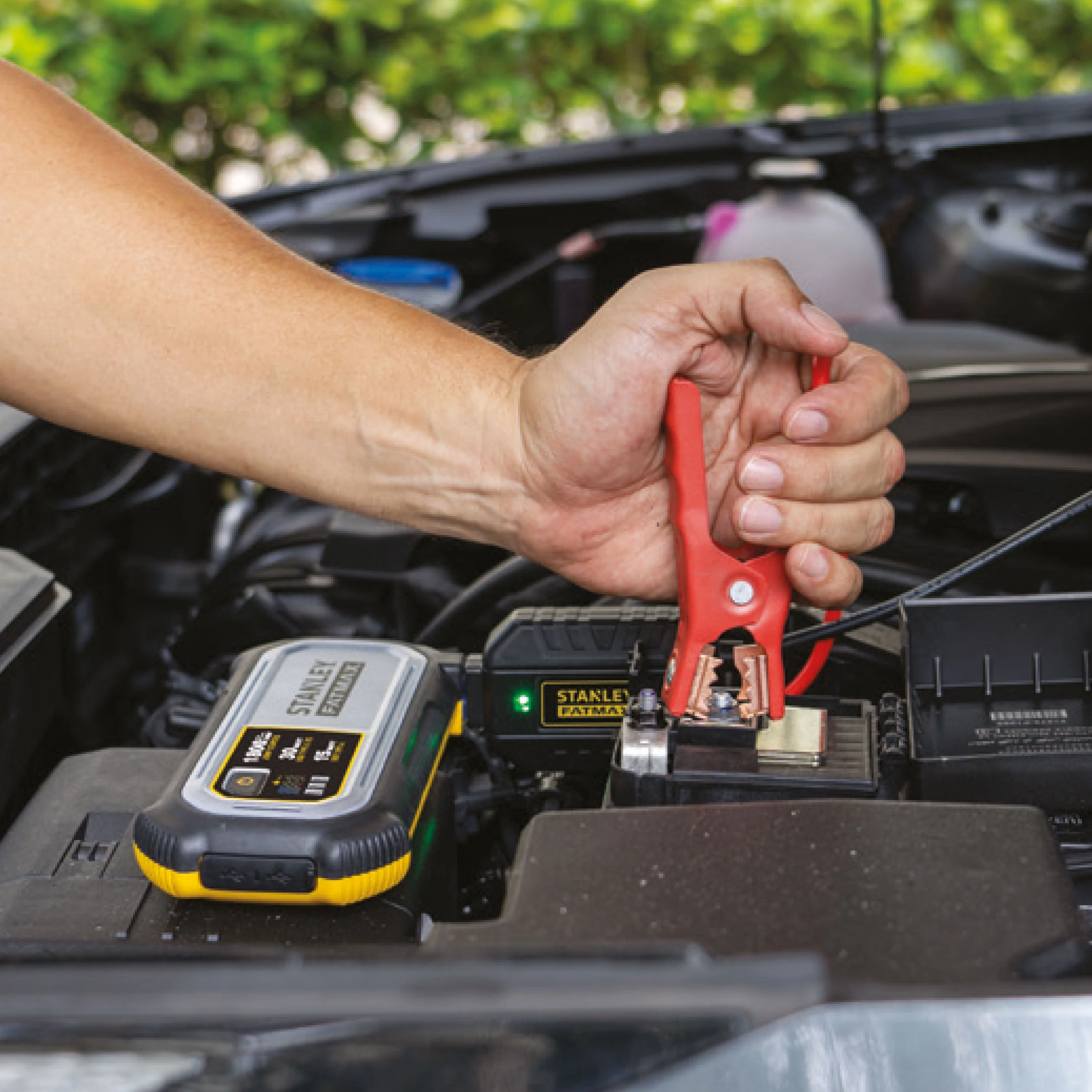 Stanley FatMax 1200 Amp, Lithium Jump Starter with USB Power Bank - Inhomebuy