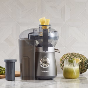 Cuisinart Compact Blender & Juice Extractor Combo: 450W, 16oz travel cup, metallic gray | BJC-550C - Inhomebuy