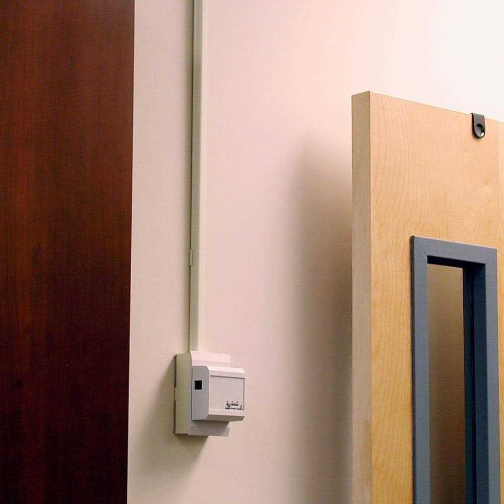 Wiremold 525J Service Box Fitting - Inhomebuy