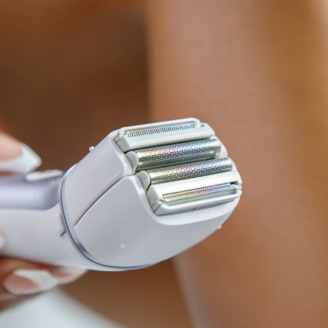 Panasonic Ladies Shaver: 4 hypoallergenic blades, wet/dry, rechargeable | ES-WL80 - Inhomebuy