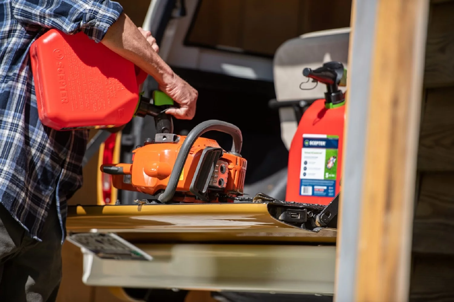 Scepter 1 Gallon SmartControl Gas Can, FR1G102, Red Fuel Container - Inhomebuy