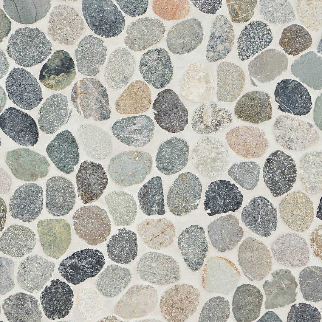 Countryside Sliced Round 11.81 in. x 11.81 in. Nature Stone Pebble Mosaic Floor and Wall Tile Ivy Hill Tile - Inhomebuy