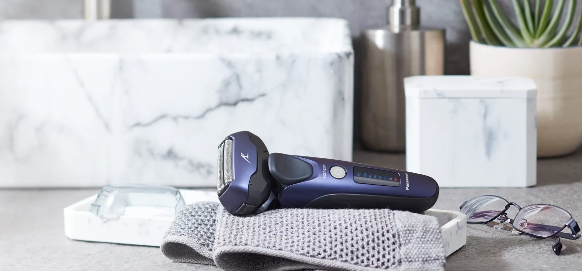 Panasonic Men's Shaver: ARC3, wet/dry, auto-voltage, Made in Japan | ES-LT67 - Inhomebuy