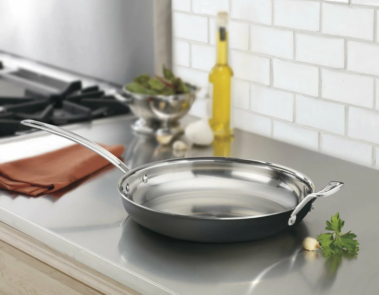 Cuisinart 12'' MultiClad Unlimited Skillet w/helpr | MCU22-30HN | outside anodized, inside s/s - Inhomebuy
