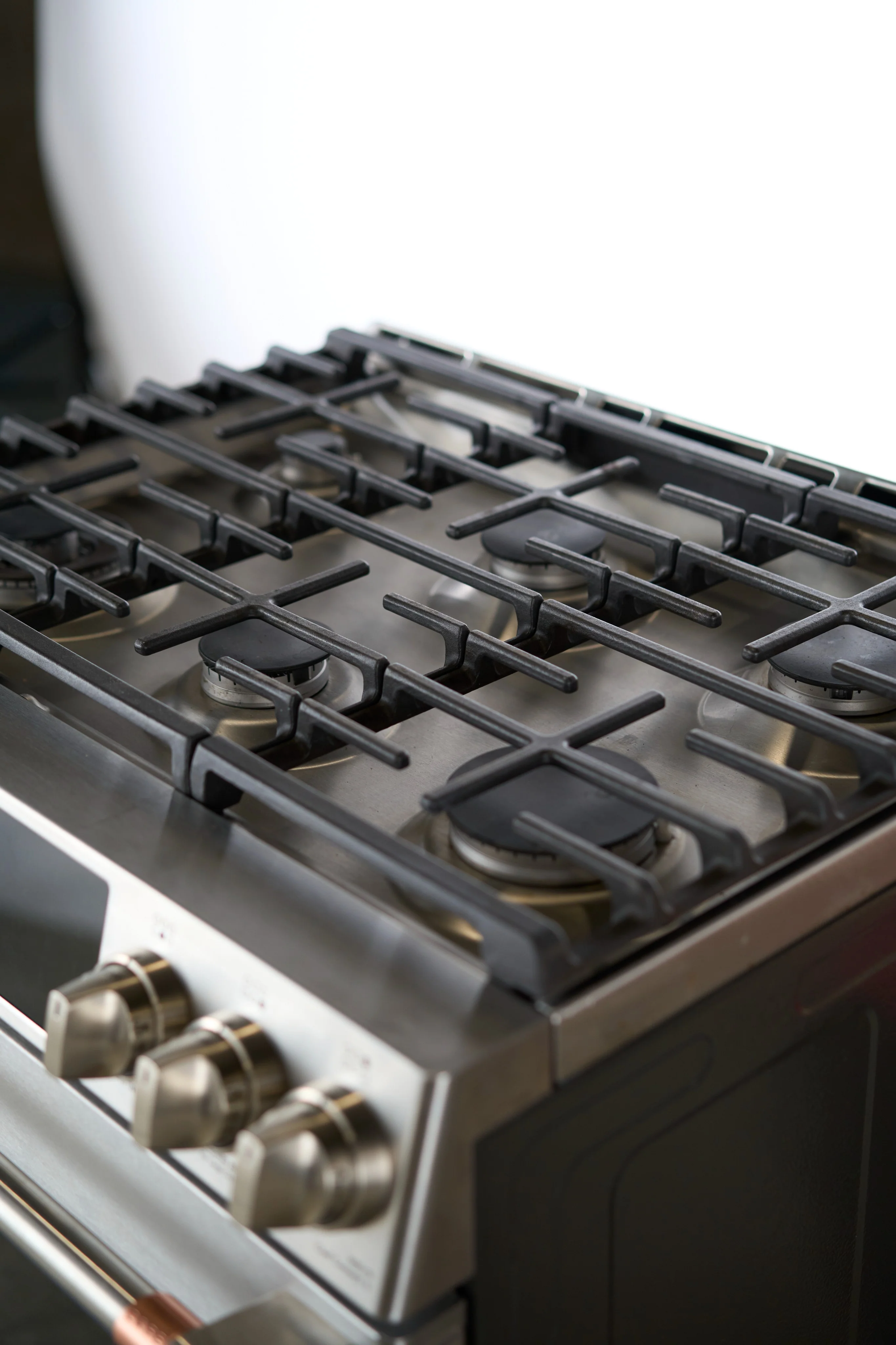 CAFE 30 IN. 5.7 CU. FT. SLIDE-IN FRONT CONTROL DUAL-FUEL CONVECTION RANGE WITH TRUE EUROPEAN CONVECT - Inhomebuy