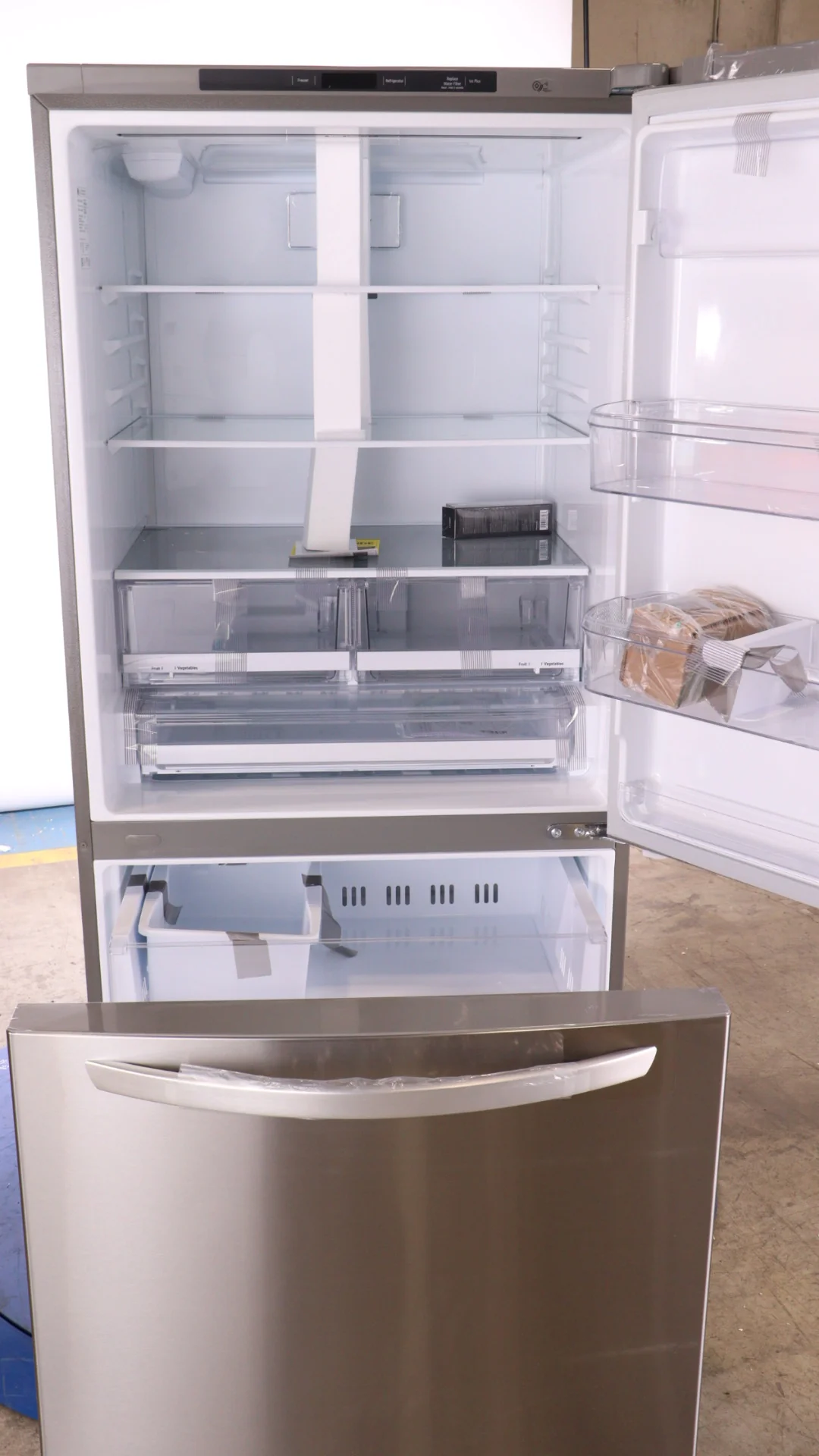 LG 33 IN. 26 CU. FT. SMUDGE-RESISTANT STAINLESS STEEL TWO-DOOR BOTTOM FREEZER DRAWER REFRIGERATOR WI - Inhomebuy