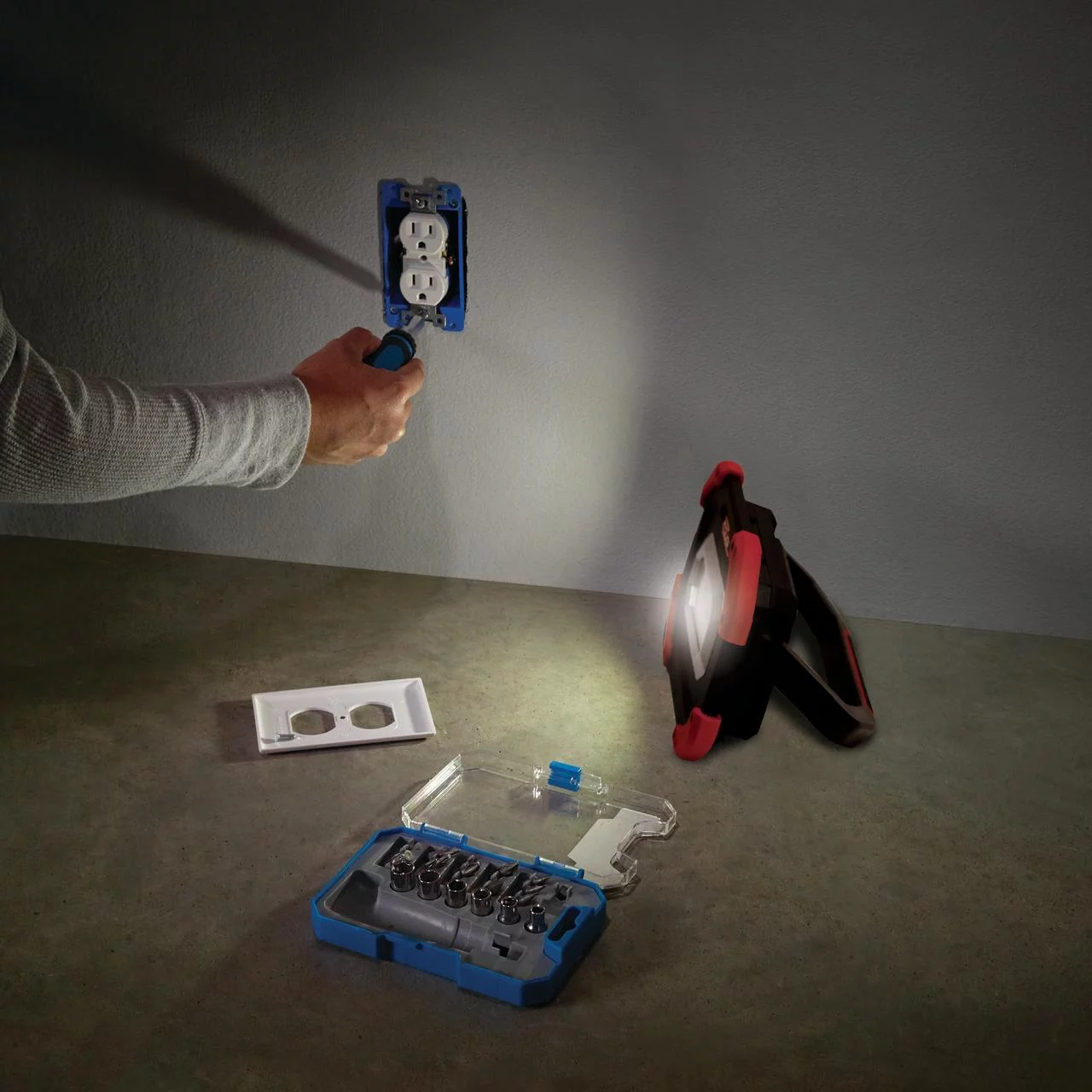 Hyper Tough 1200 Lumen LED Rechargeable Portable Work Light, Red, Black - Inhomebuy
