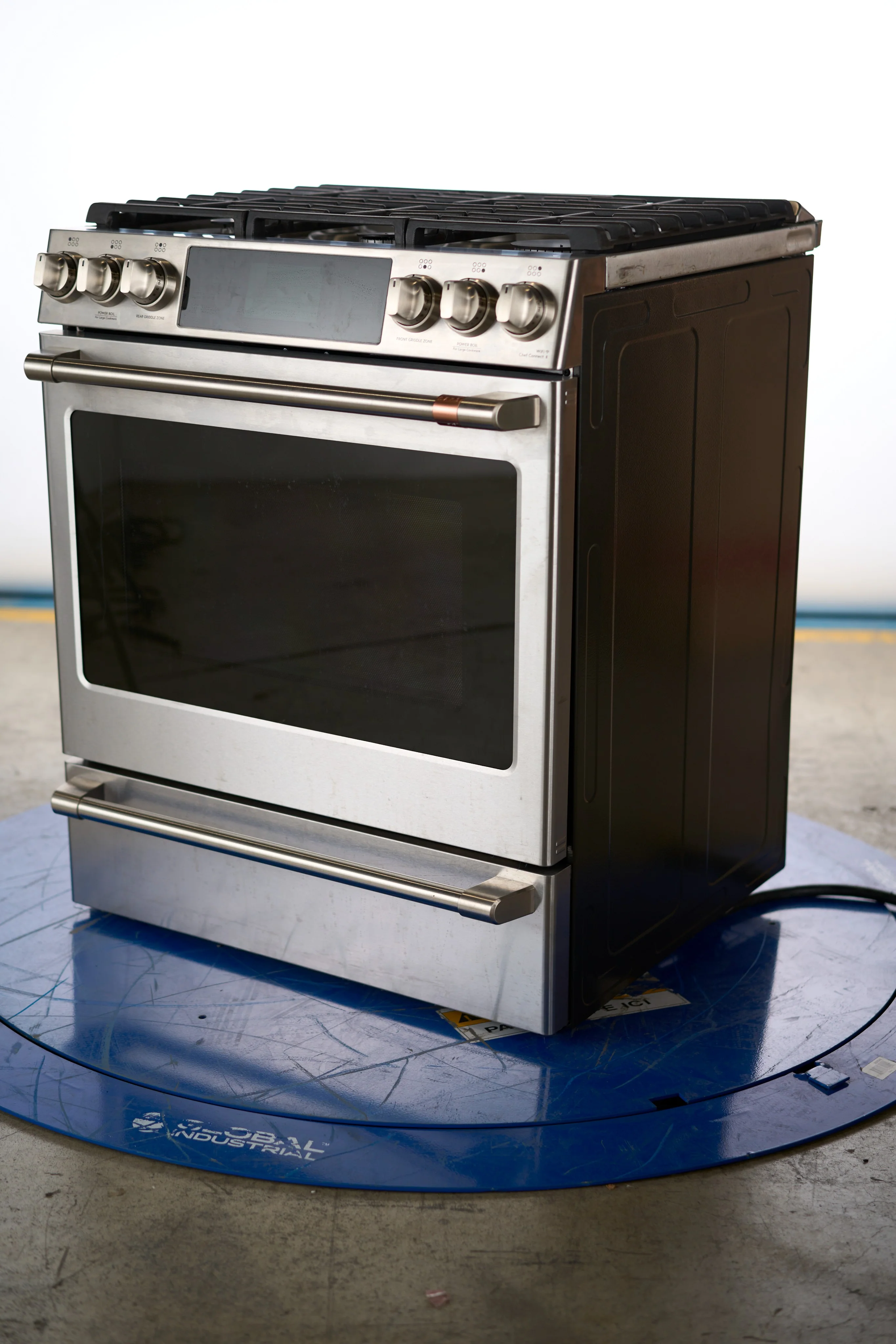 CAFE 30 IN. 5.7 CU. FT. SLIDE-IN FRONT CONTROL DUAL-FUEL CONVECTION RANGE WITH TRUE EUROPEAN CONVECT - Inhomebuy