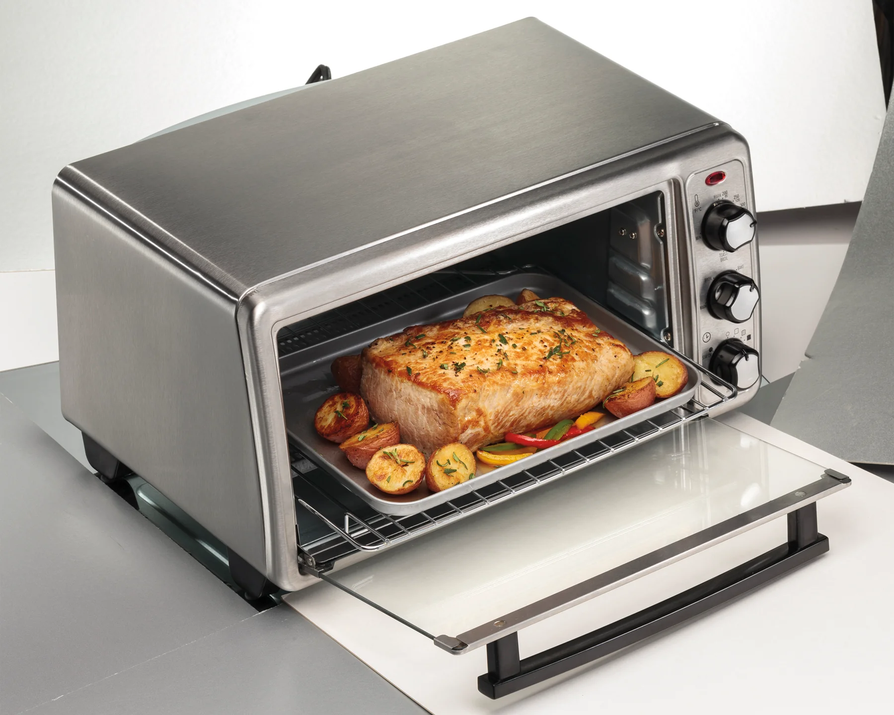 Hamilton Beach Toaster Oven: 6-slice, 12