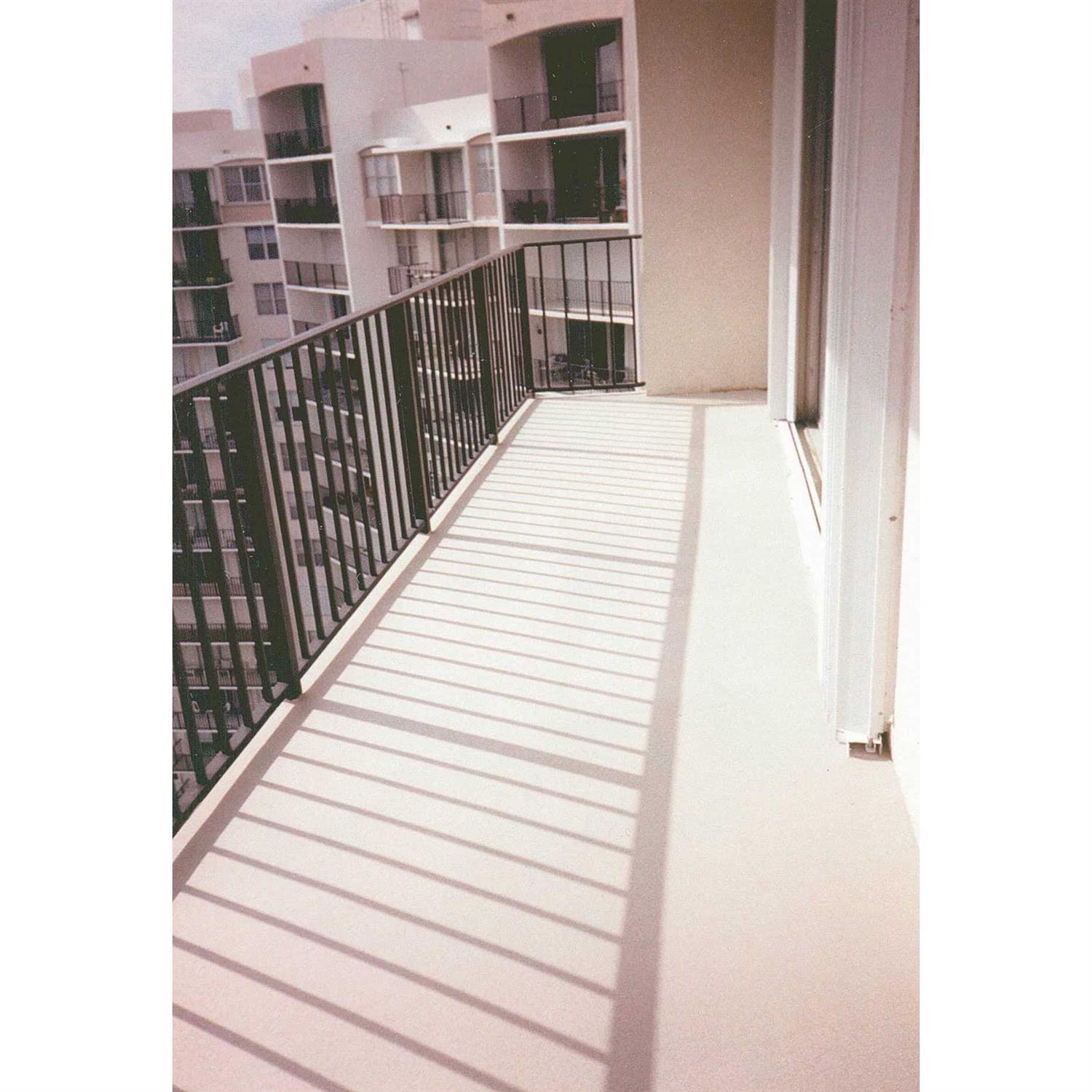 Daich SpreadRock Granite Stone Coating 3 Gal Interior/Exterior - Inhomebuy