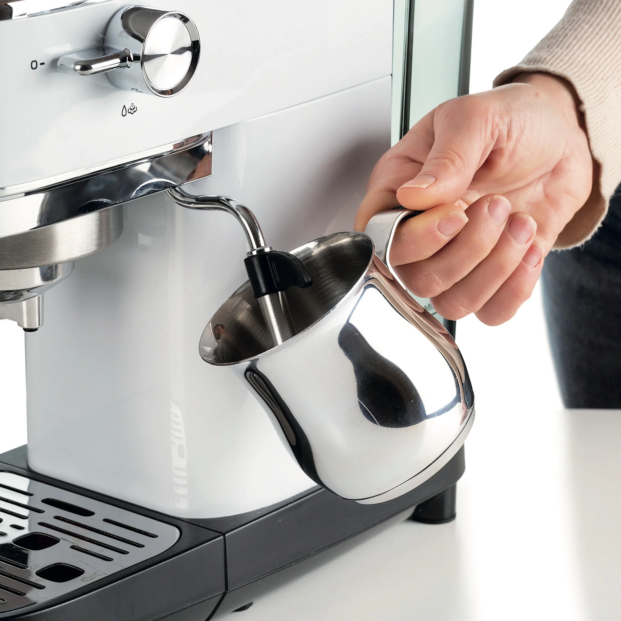 Metal Coffee Machine With Pressure White - Inhomebuy