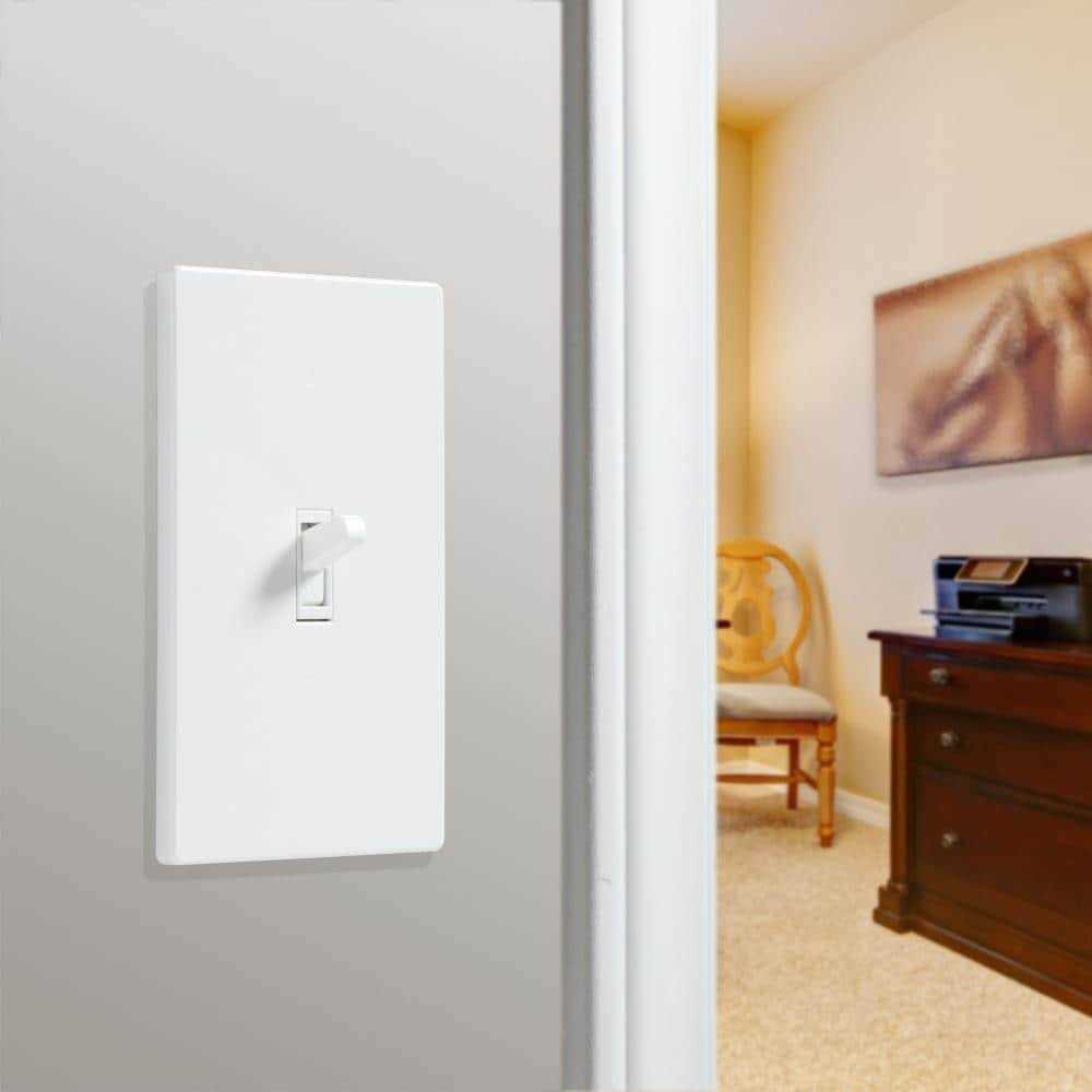 Eaton 15-Amp Single-Pole Rocker Light Switch 7501W-10-LW - Inhomebuy