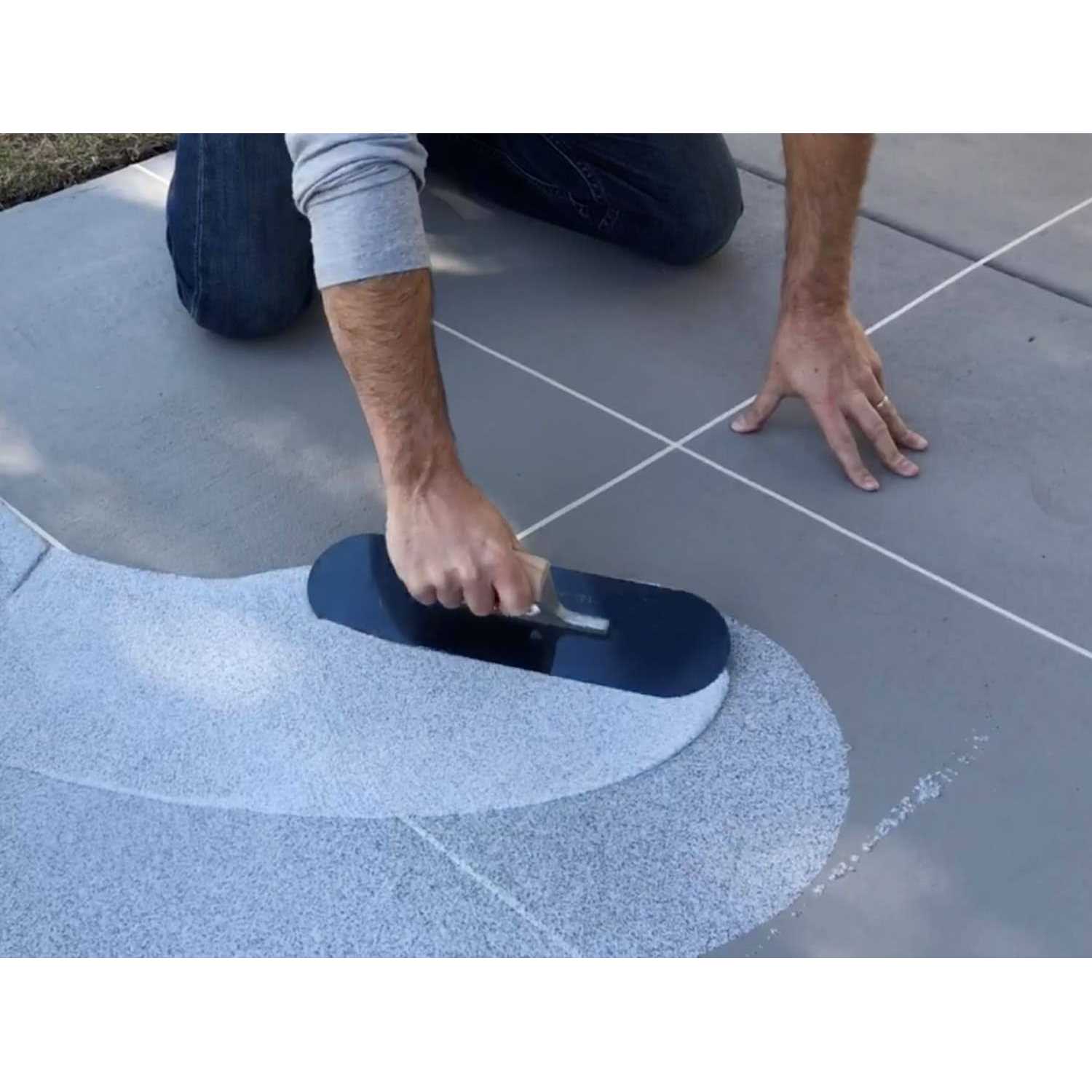 Daich SpreadRock Granite Stone Coating 3 Gal Interior/Exterior - Inhomebuy