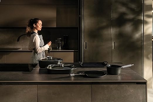 One-Handed Casserole Cook & Space 18 cm, Black - Inhomebuy