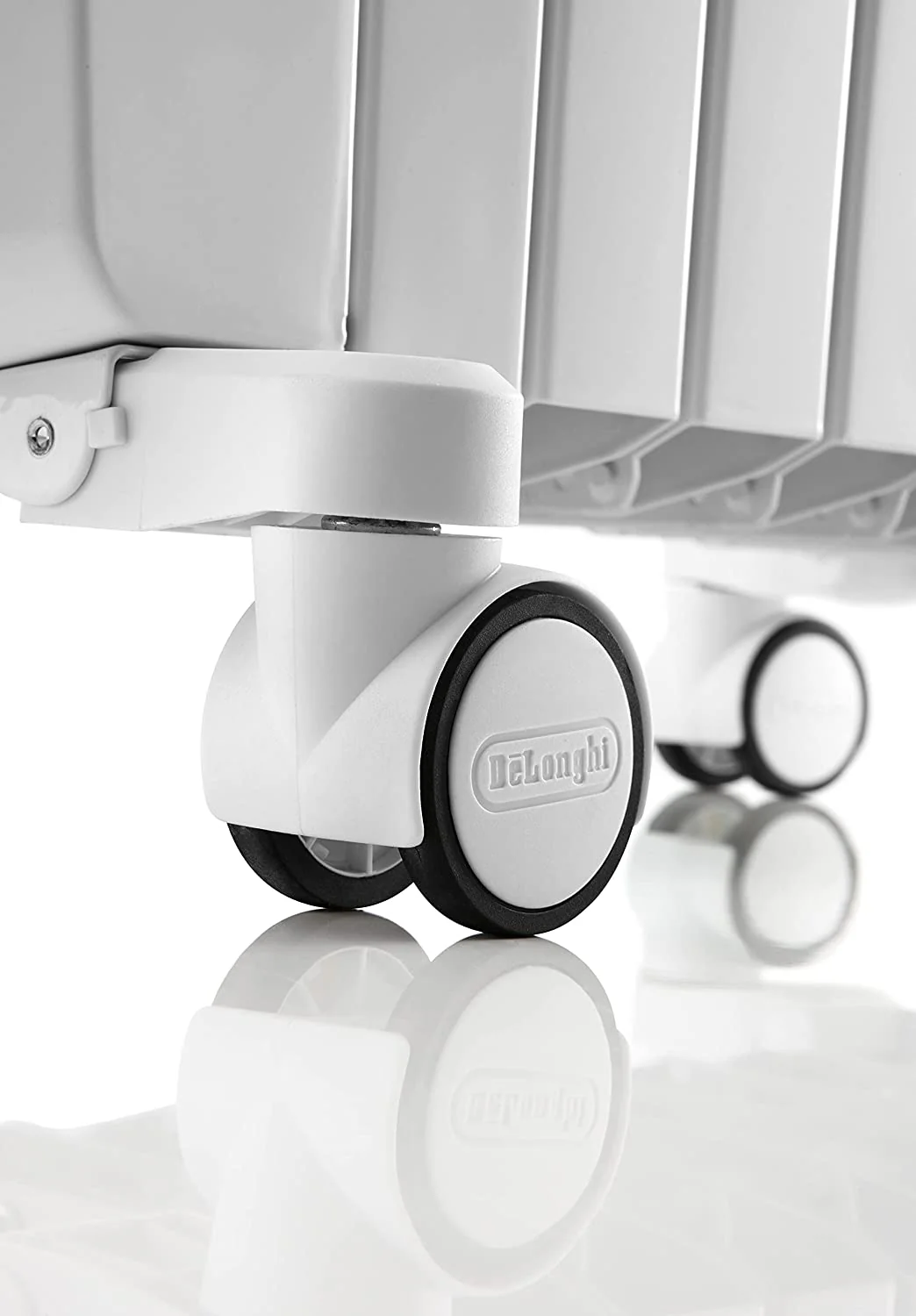 DeLonghi Dragon4 Oil-Filled Heater: 6 fins with patented thermal chimneys, digital controls | TRD40615E - Inhomebuy